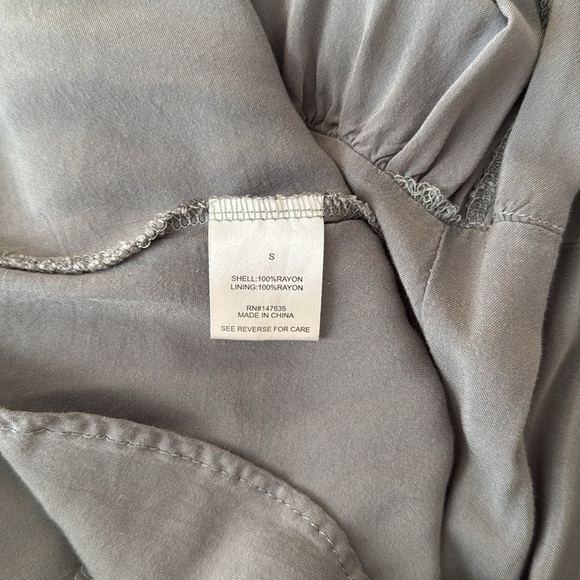 Flowy Green Dress - Picture 4 of 5